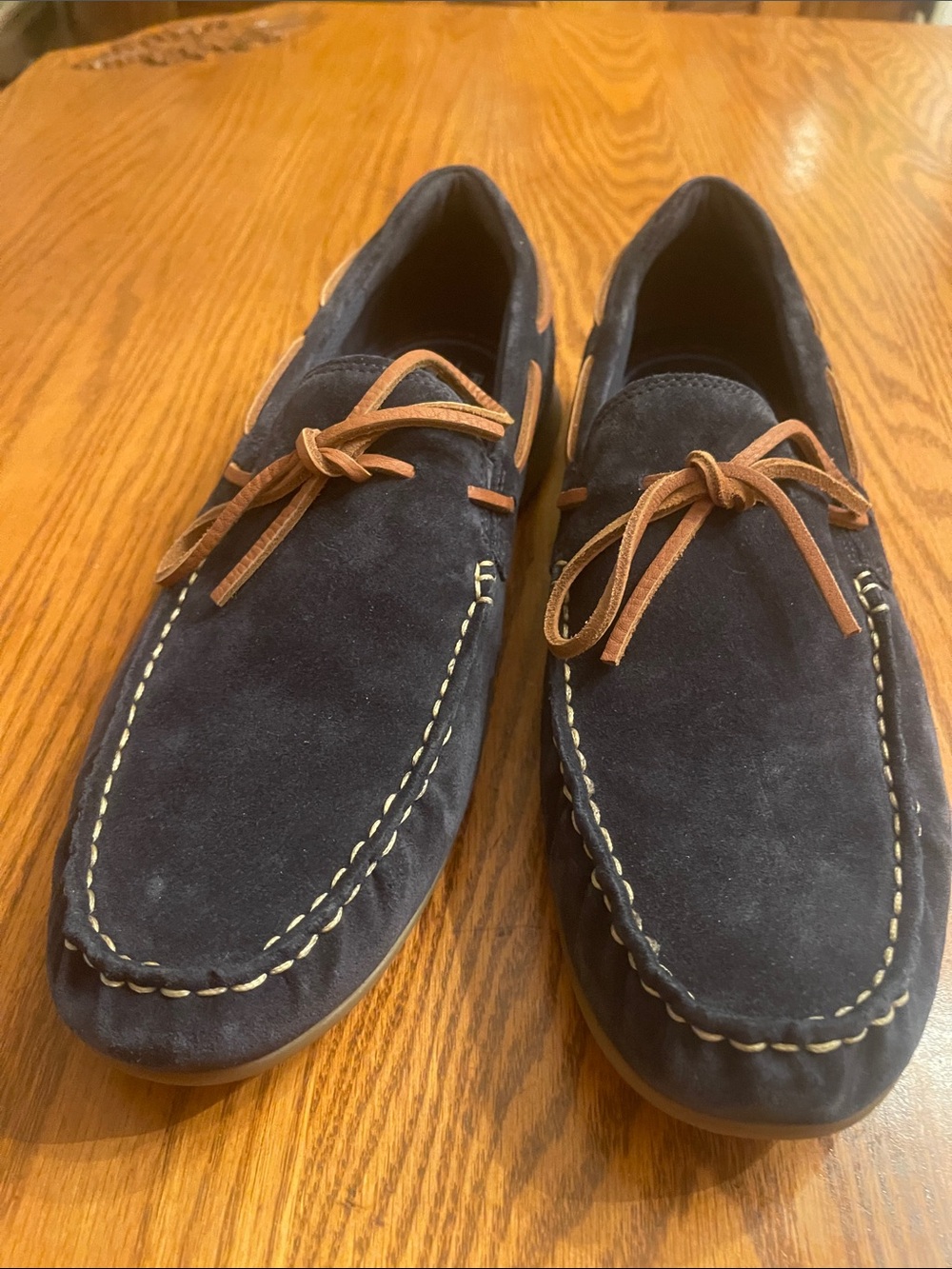 Men's Rockport Navy Suede Moccasin Loafers with Tan Laces nwot